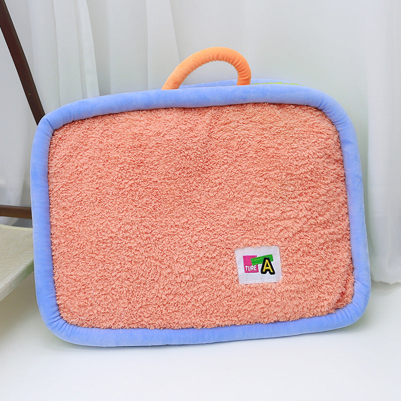 Colorful pet sleeping mats help boost dopamine.