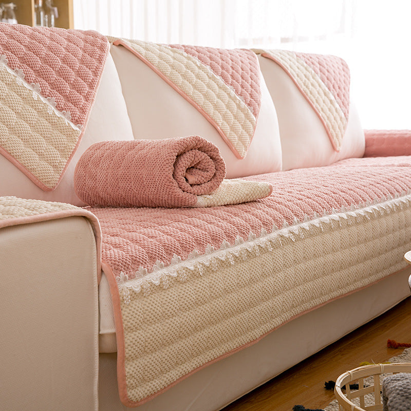 Luxury sofa cushions suitable for all four seasons.