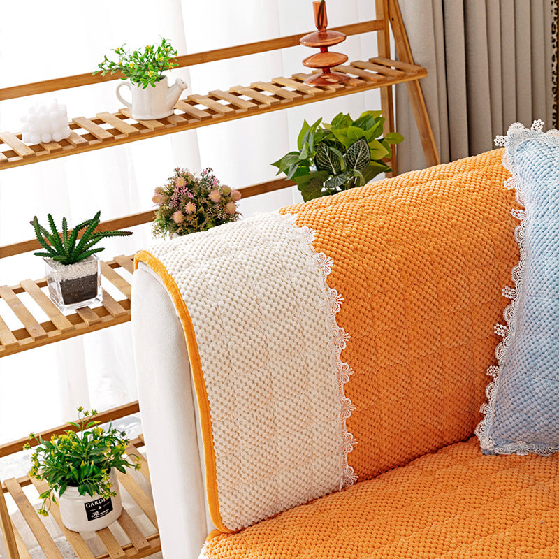 Luxury sofa cushions suitable for all four seasons.